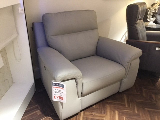 CLEARANCE PRODUCTS Belagio Power Recliner Chair